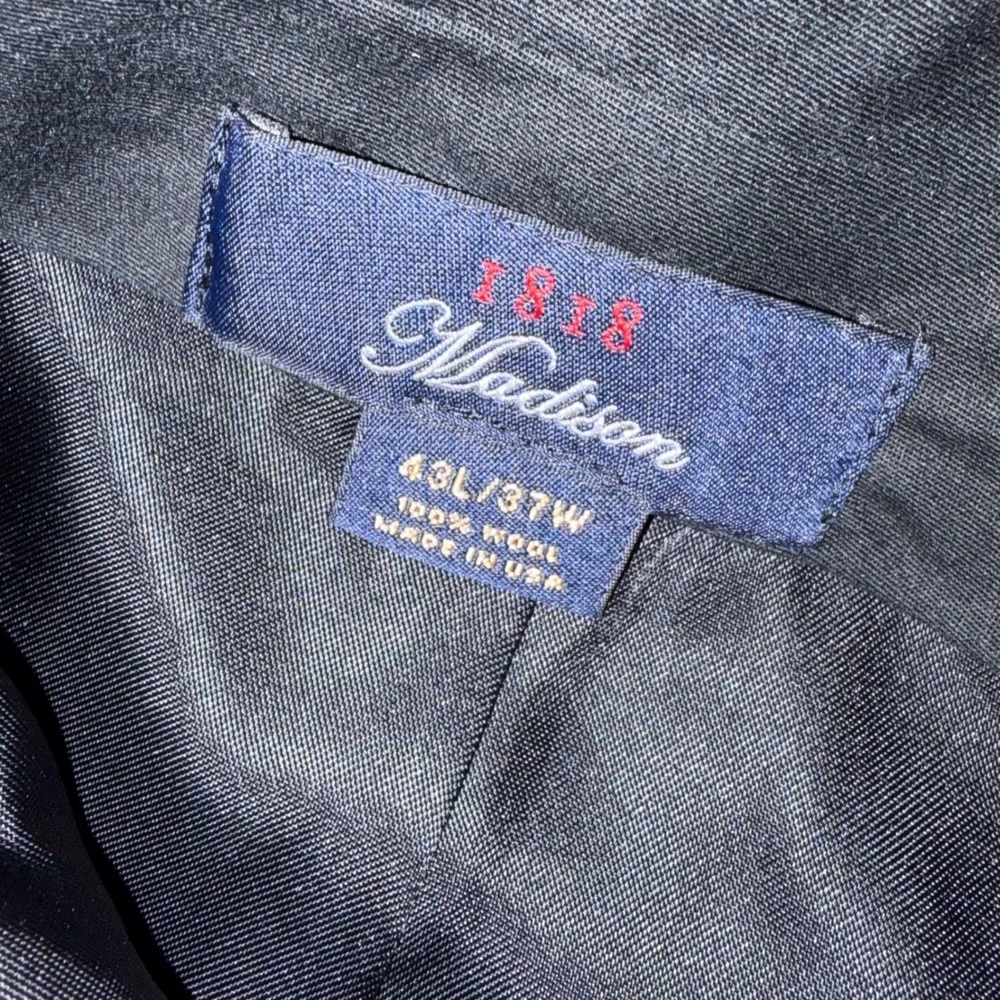 Brooks Brothers 1818 Madison Suit Mens 43L 37W Black Pinstripe Wool 2 Button